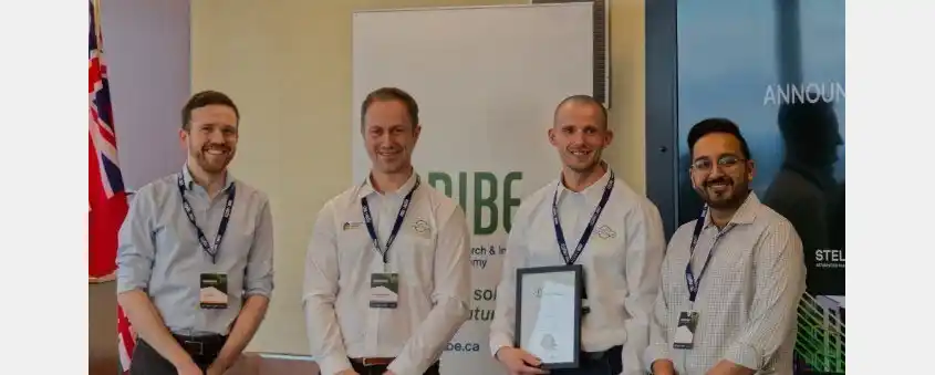 Representatives from Stelumar and the winning hackathon team Svenska Termoträ, from Järbo, Sweden.