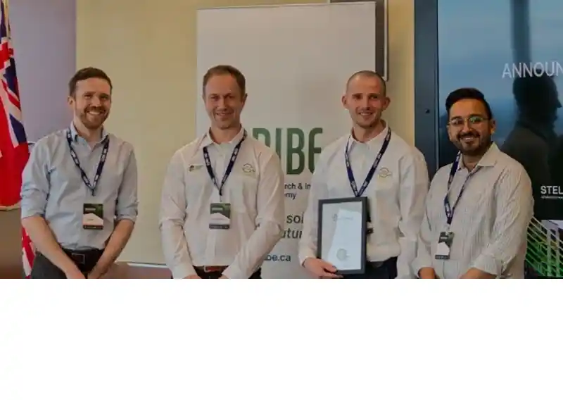 Representatives from Stelumar and the winning hackathon team Svenska Termoträ, from Järbo, Sweden.