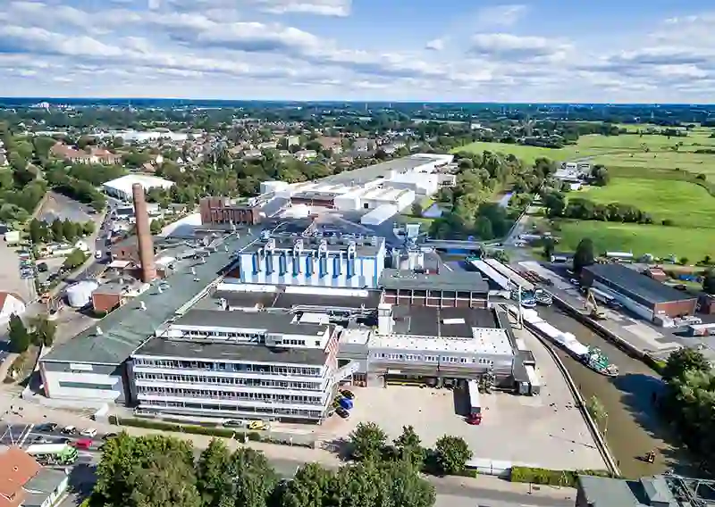 Feldmuehle Advances Restructuring and Strengthens Sales